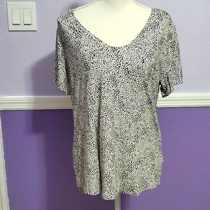 NWOT Old Navy Luxe Off White Spotted Flowy Short Sleeve Knit Top L